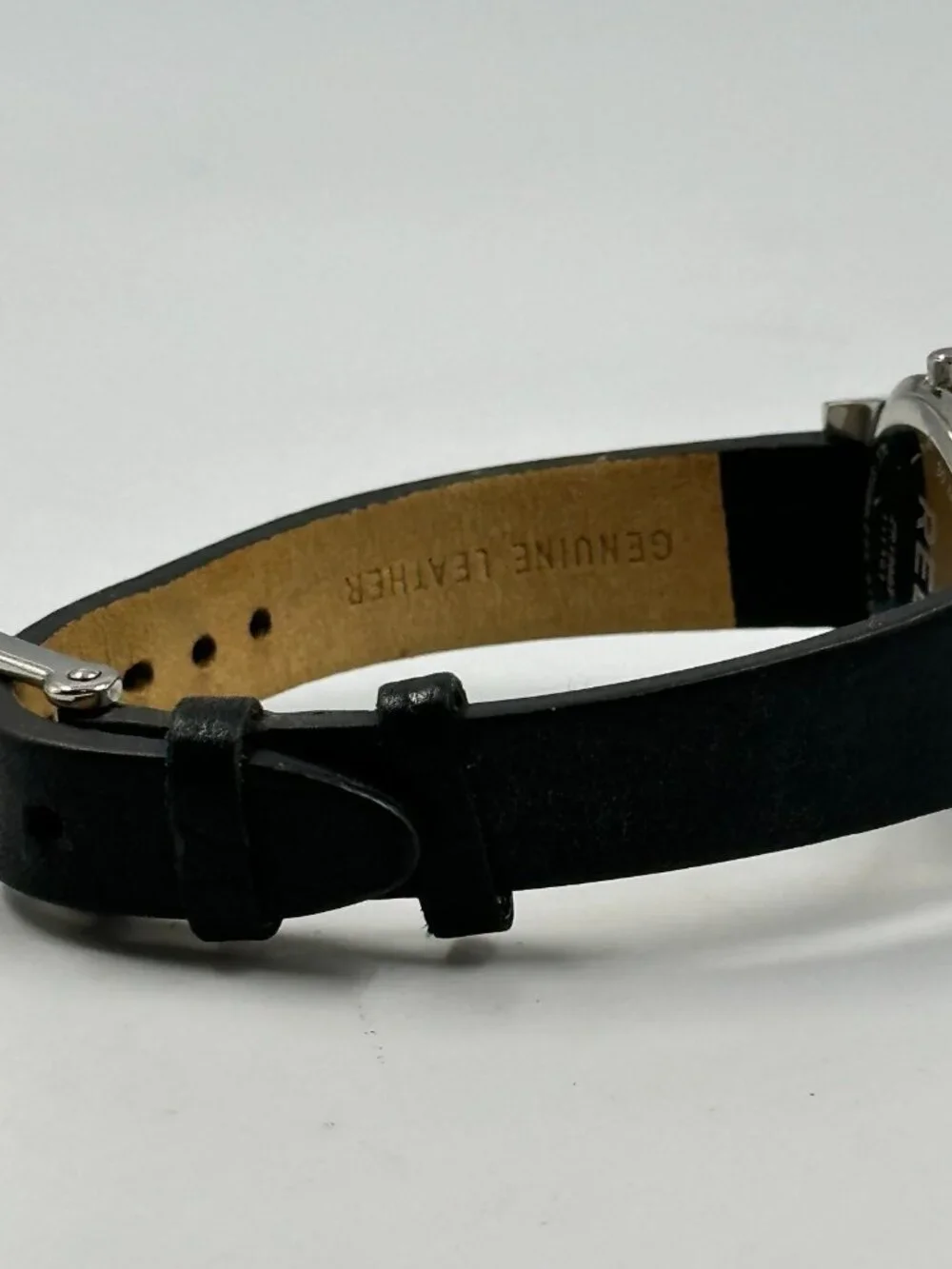 Relic Watch Women Silver Tone Black Crystal Bezel Leather Band New Battery 9
